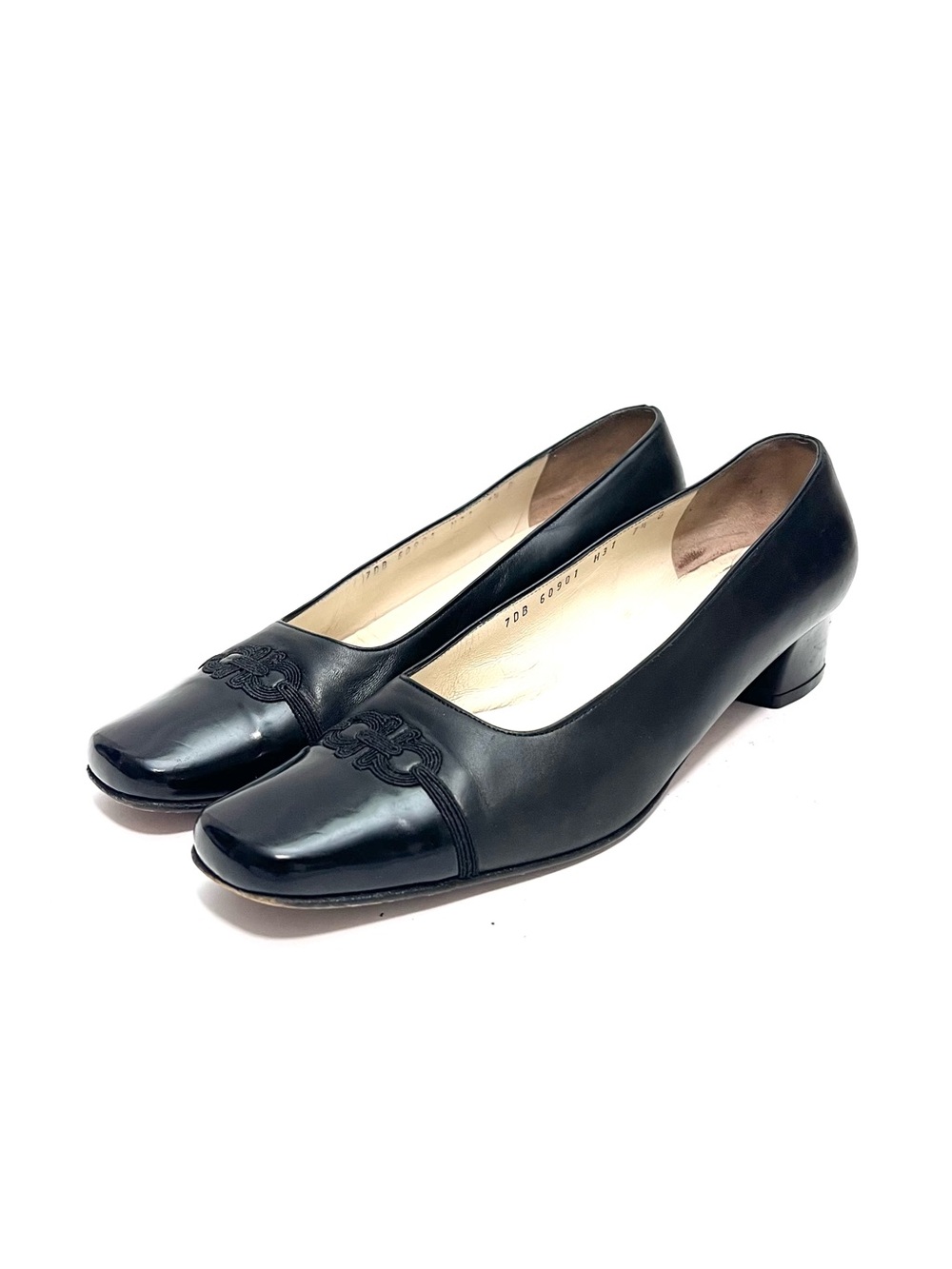 FERRAGAMO | Vintage 1980s black leather conservative workwear heels